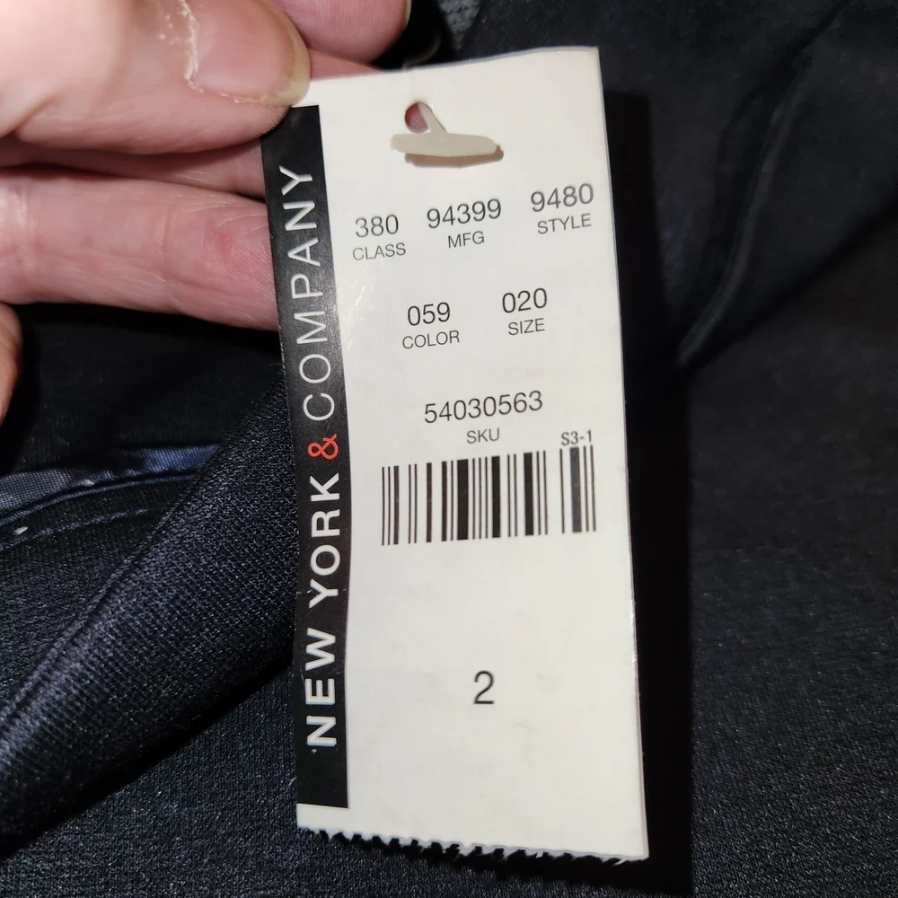 NWT New York & Company Stretch Navy Skirt Size 2 Back Slit Soft Minimalist Basic
